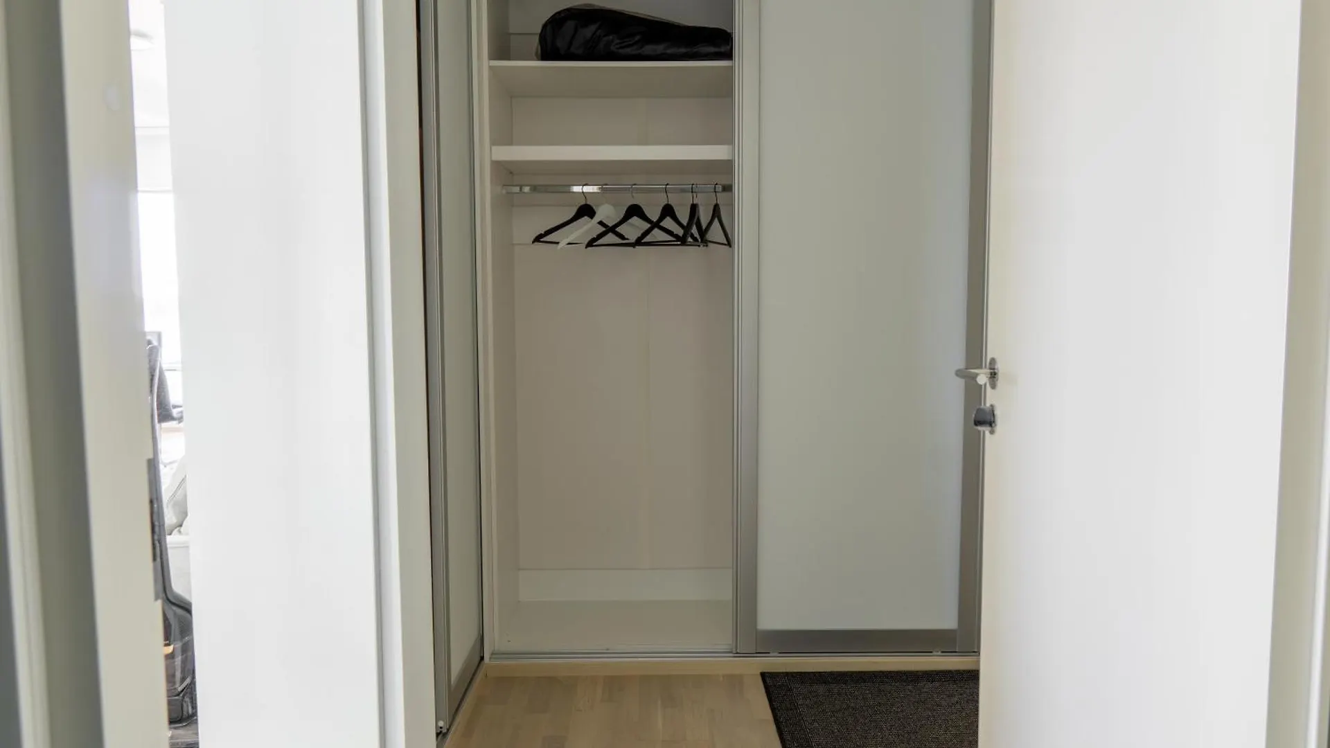 18Th Floor Helsinki High Point 1 Bdr Apartment With City View - Free Garage Parking 0*,  핀란드