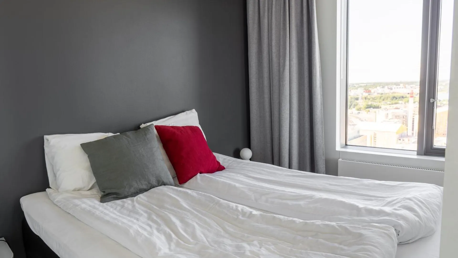 18Th Floor Helsinki High Point 1 Bdr Apartment With City View - Free Garage Parking