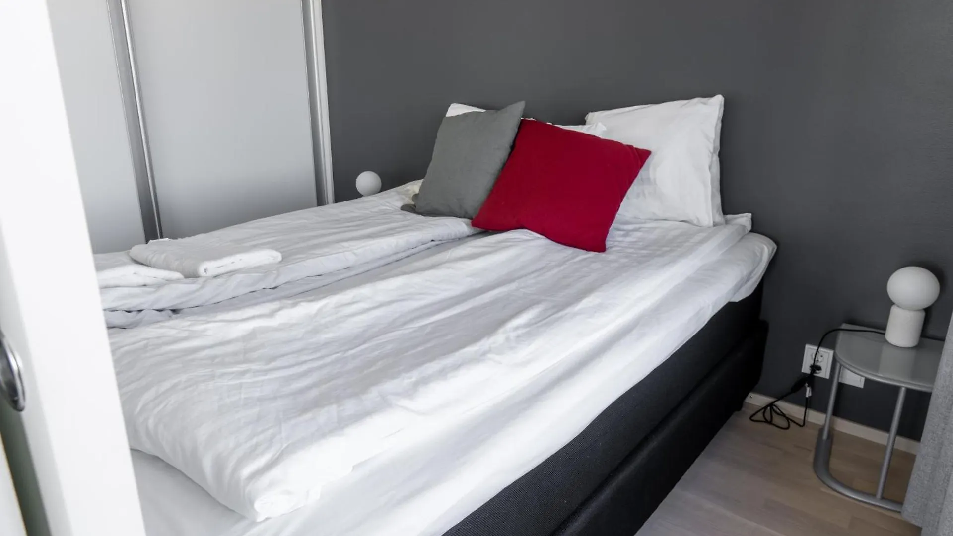 18Th Floor Helsinki High Point 1 Bdr Apartment With City View - Free Garage Parking
