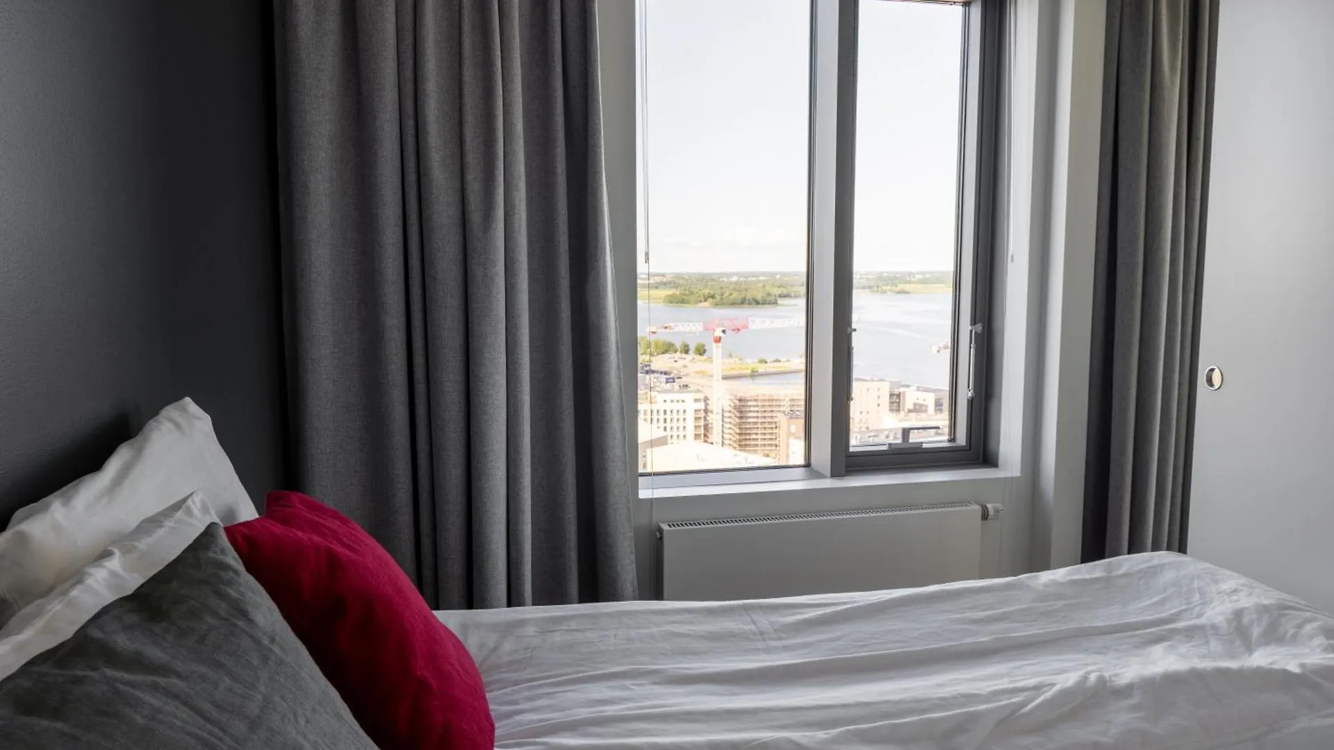18Th Floor Helsinki High Point 1 Bdr Apartment With City View - Free Garage Parking