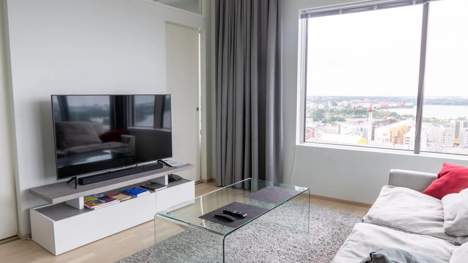 18Th Floor Helsinki High Point 1 Bdr Apartment With City View - Free Garage Parking