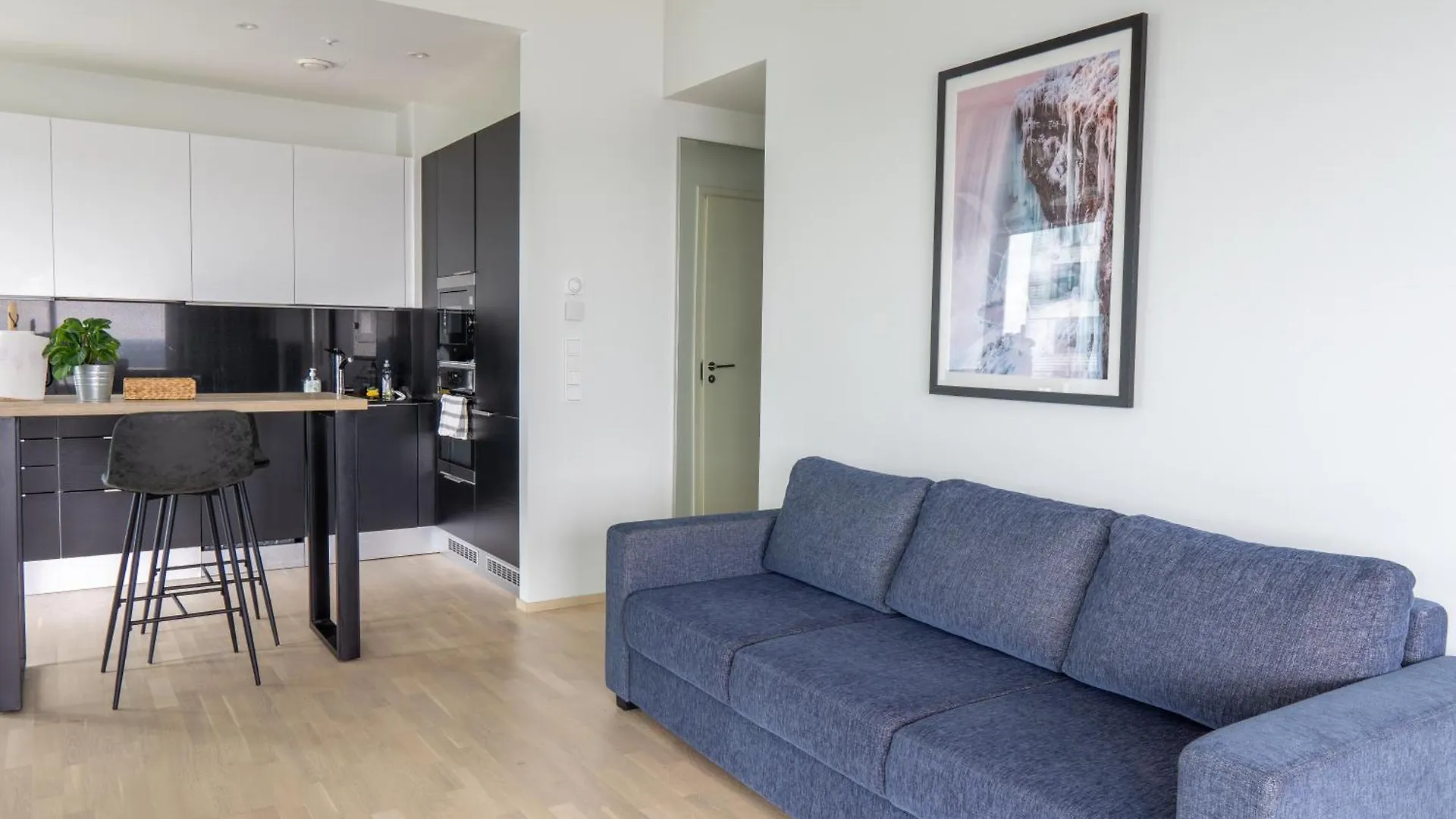 18Th Floor Helsinki High Point 1 Bdr Apartment With City View - Free Garage Parking